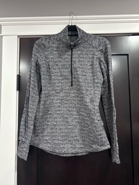 Lululemon Size 8 Extra Mile 1/2 Zip Top
